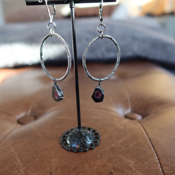 Watermelon tourmaline & blackened sterling silver front facing hoops earrings - Picture 12 of 16